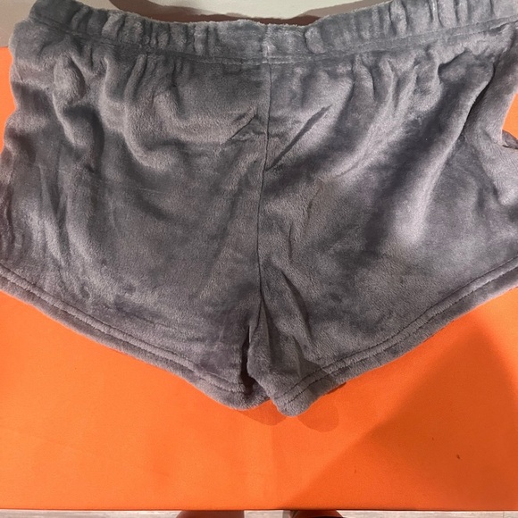 Women’s Jack Skeleton sleep Fleece Shorts NWOT - Picture 4 of 8
